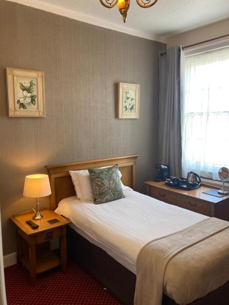 보스턴 킹스 암스 B&B 외부 사진